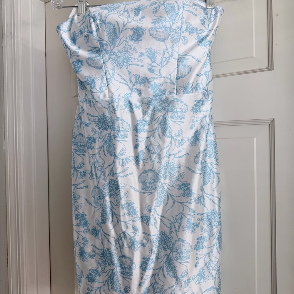 Elegant Blue Floral Strapless Dress
